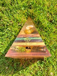 Piramide 14 bij 14 gele calciet en tijgeroog (5)